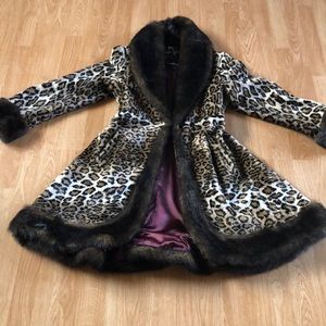 Stunning Cheetah Vintage Coat Faux fur coat